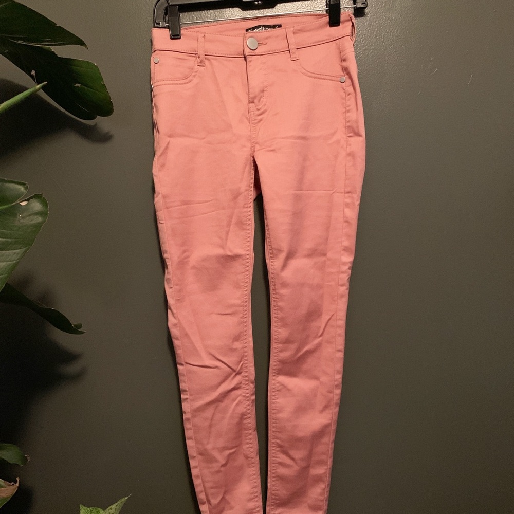 Skinny pink jeans